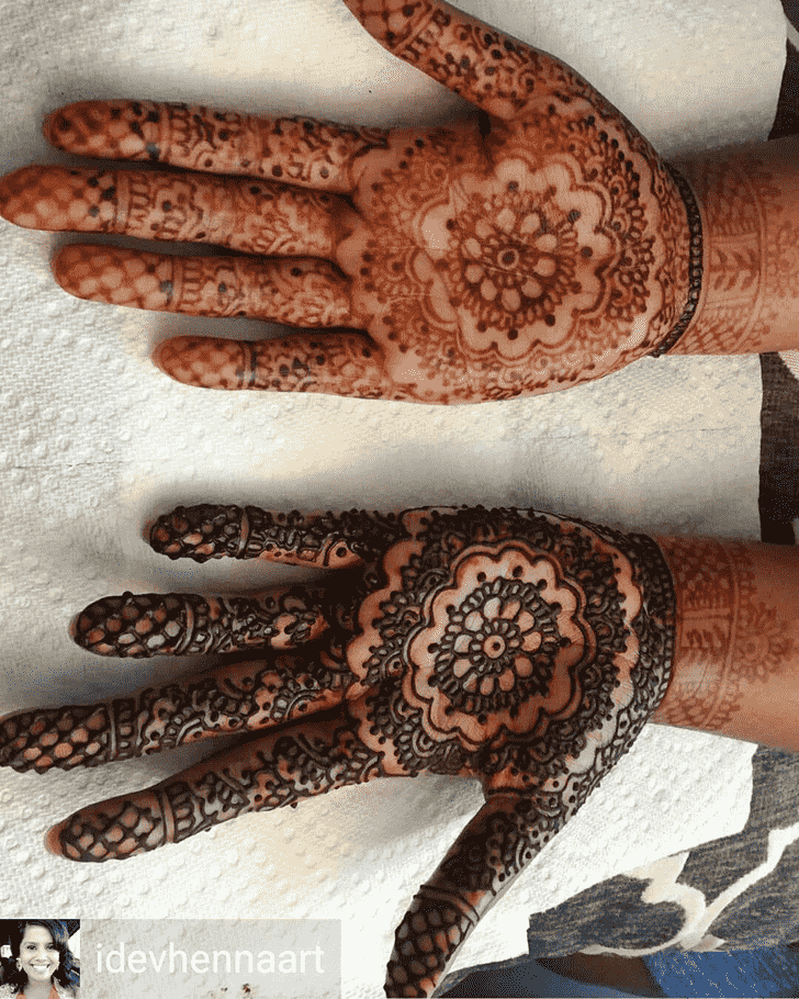 Ravishing Jewelry Henna Design