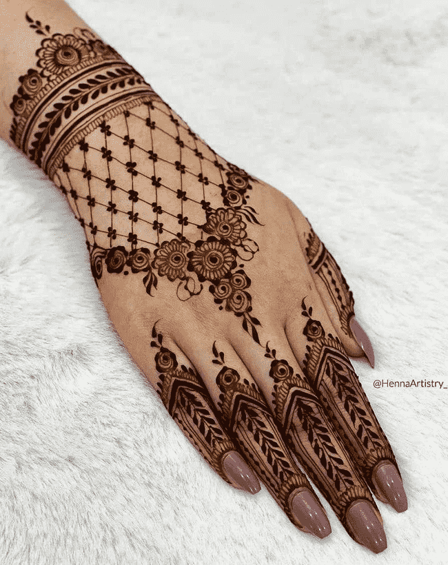 Captivating Kandahar Henna Design