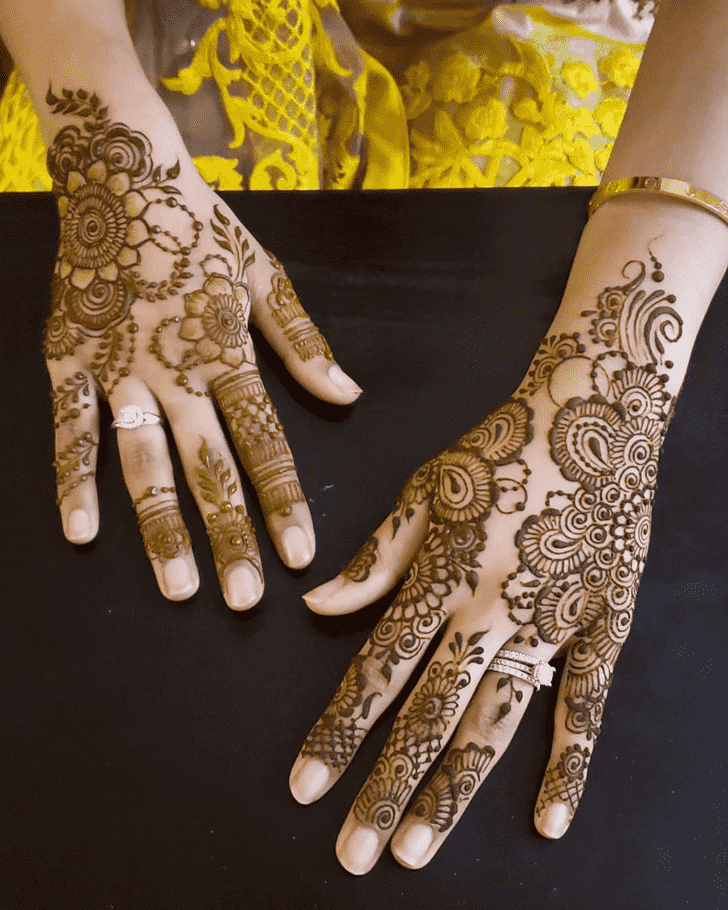 Delicate Karachi Henna Design