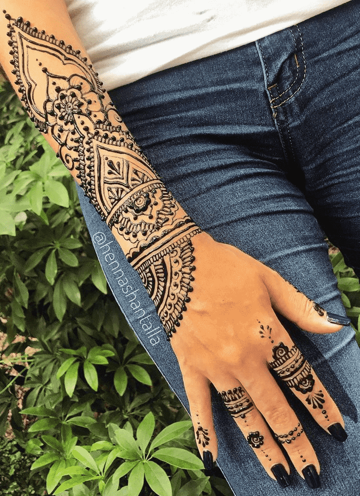 Awesome Karachi Henna Design