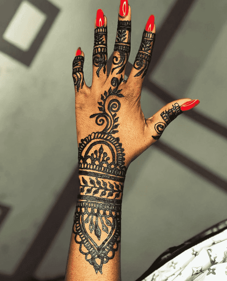 Alluring Karnataka Henna Design