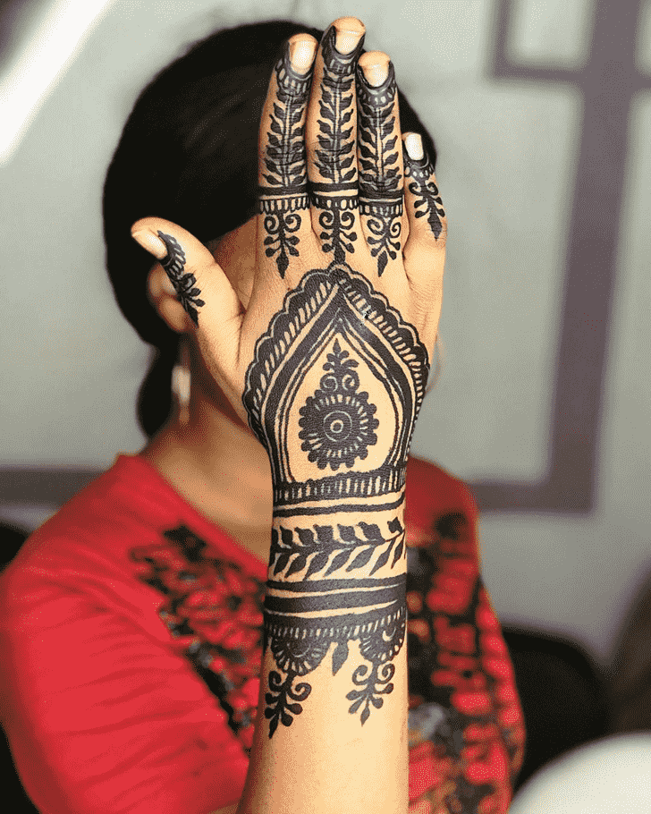 Appealing Karnataka Henna Design