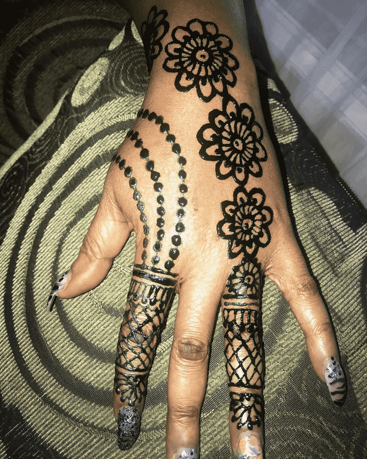 Enticing Karnataka Henna Design