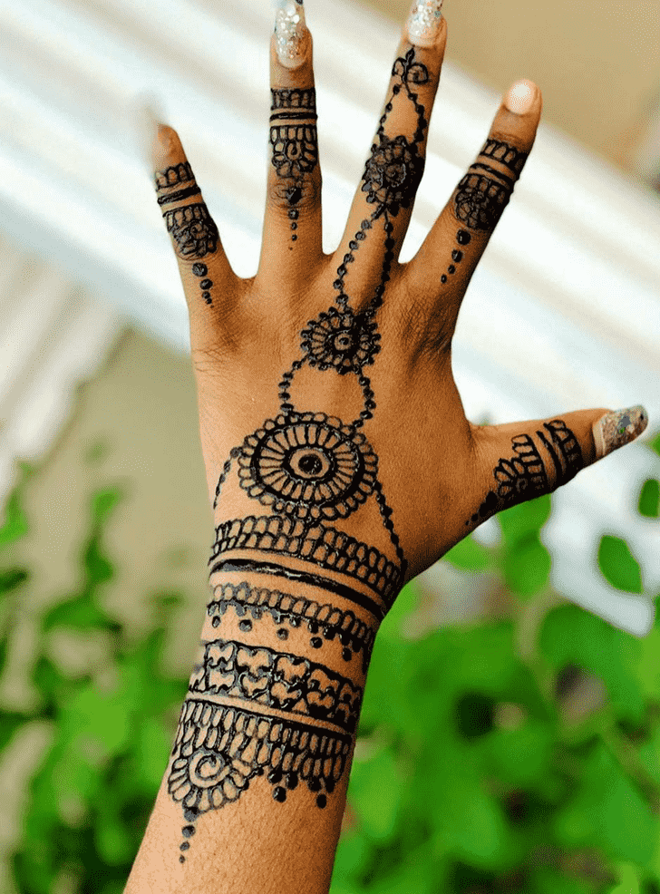 Magnetic Karnataka Henna Design