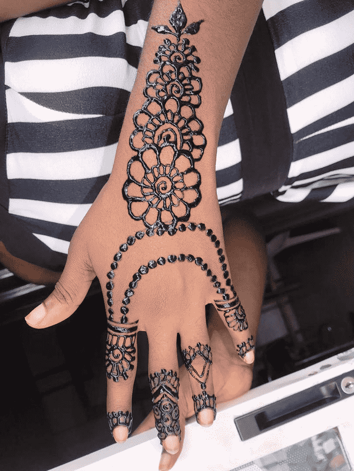 Pleasing Karnataka Henna Design