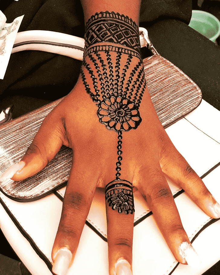 Pretty Karnataka Henna Design