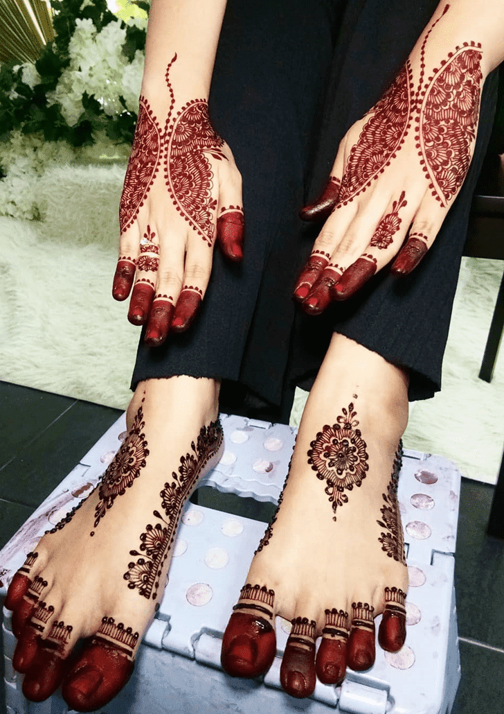 Appealing Karva Chauth Henna Design