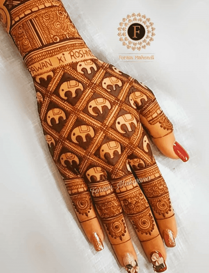 Graceful Karva Chauth Henna Design