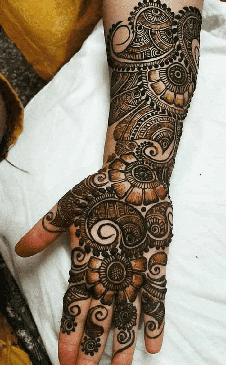 Magnificent Karva Chauth Henna Design