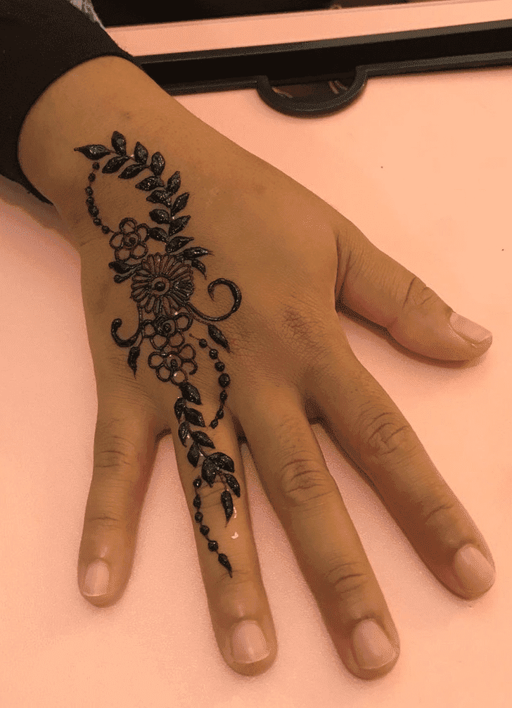 Pulchritudinous Karva Chauth Henna Design
