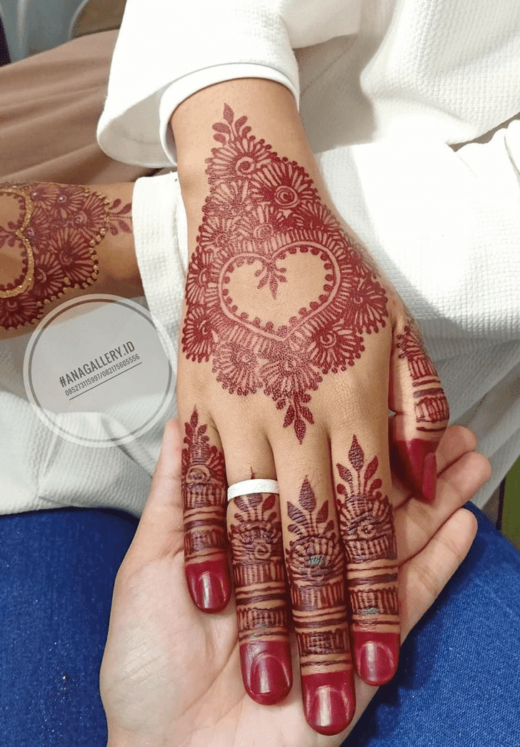 Stunning Karva Chauth Henna Design