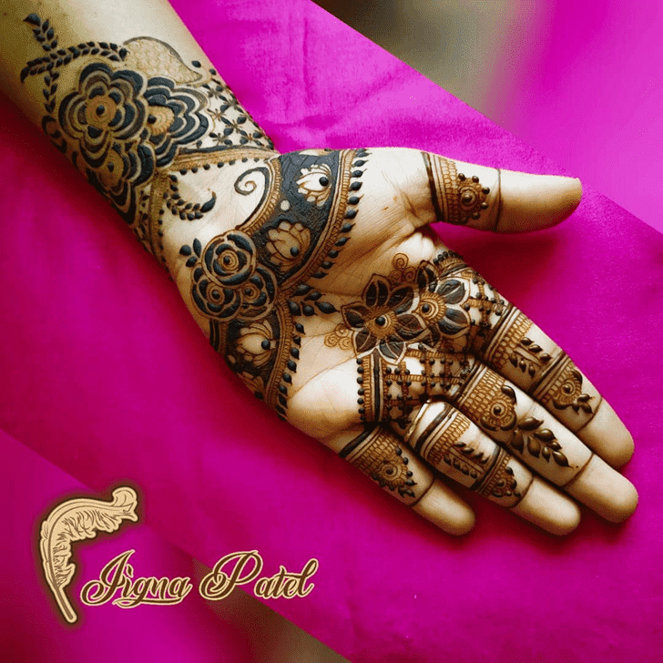Superb Karva Chauth Henna Design