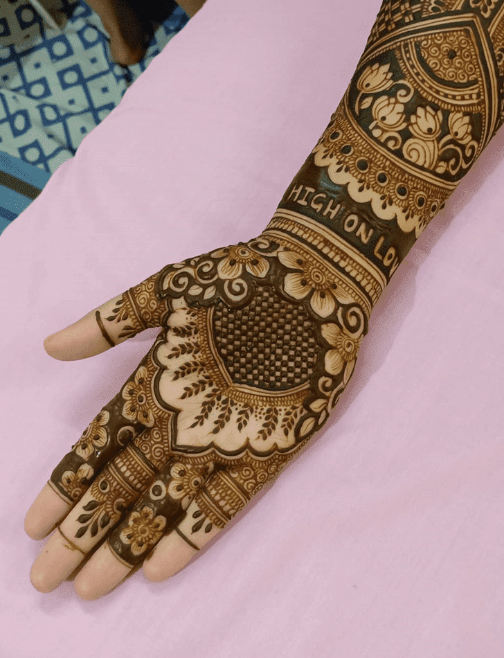 Symmetrical Karva Chauth Henna Design