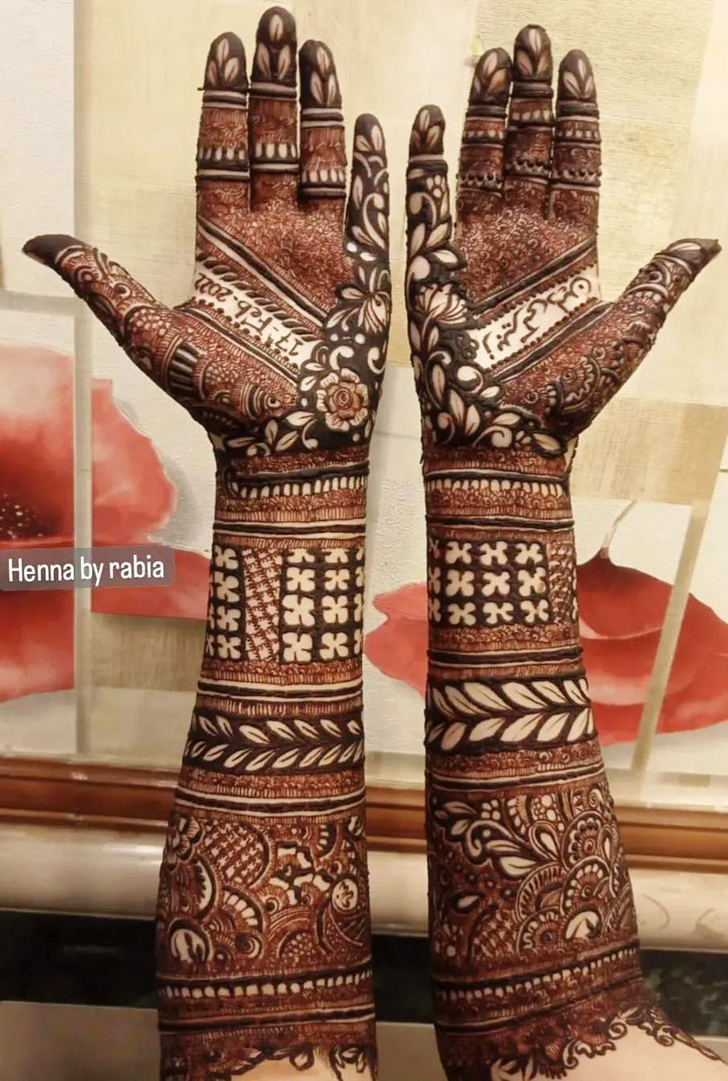 Adorable Karwachauth Special Henna Design