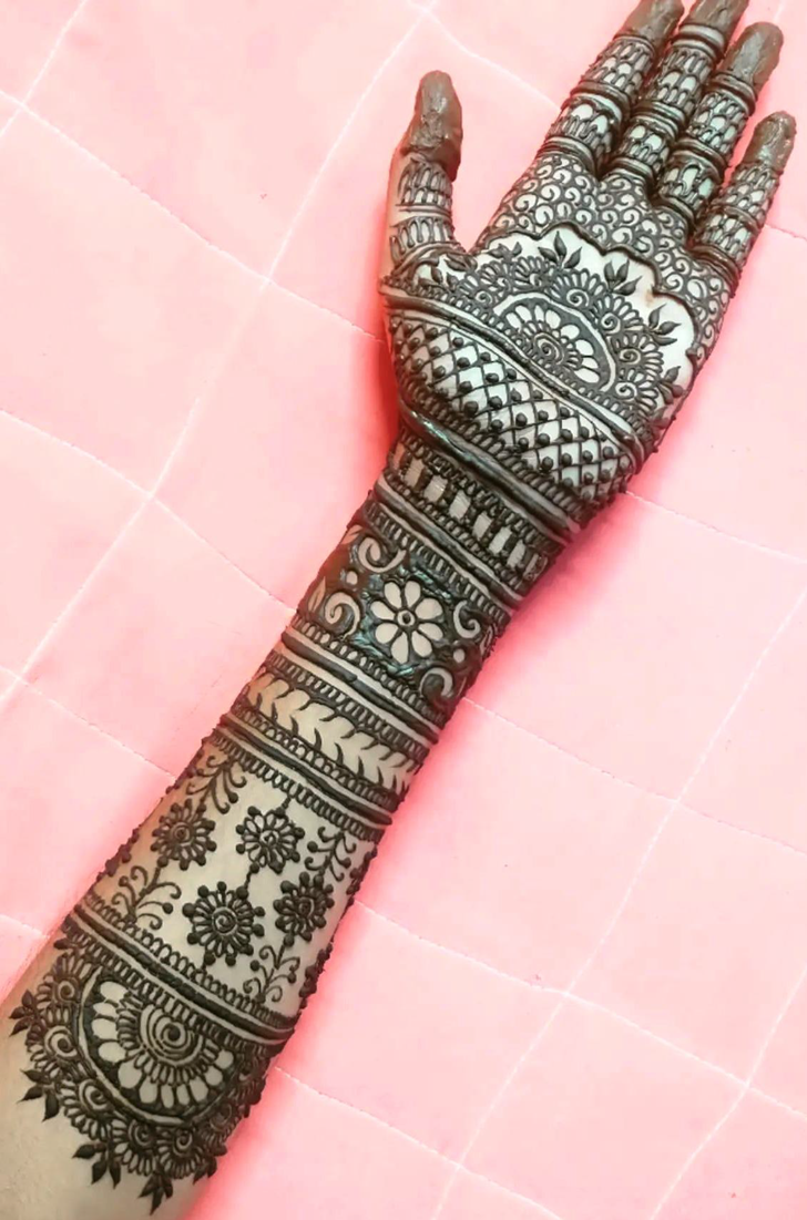 Bewitching Karwachauth Special Henna Design