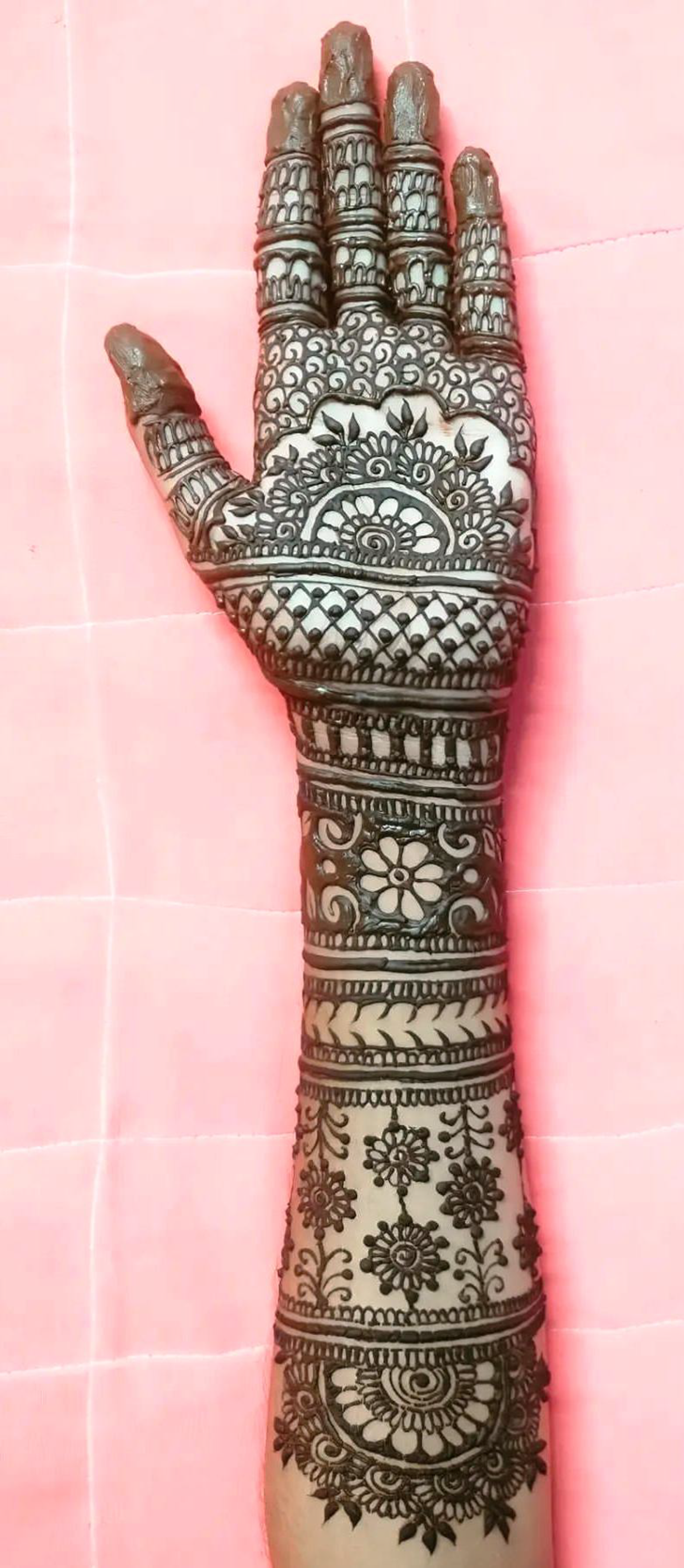 Captivating Karwachauth Special Henna Design