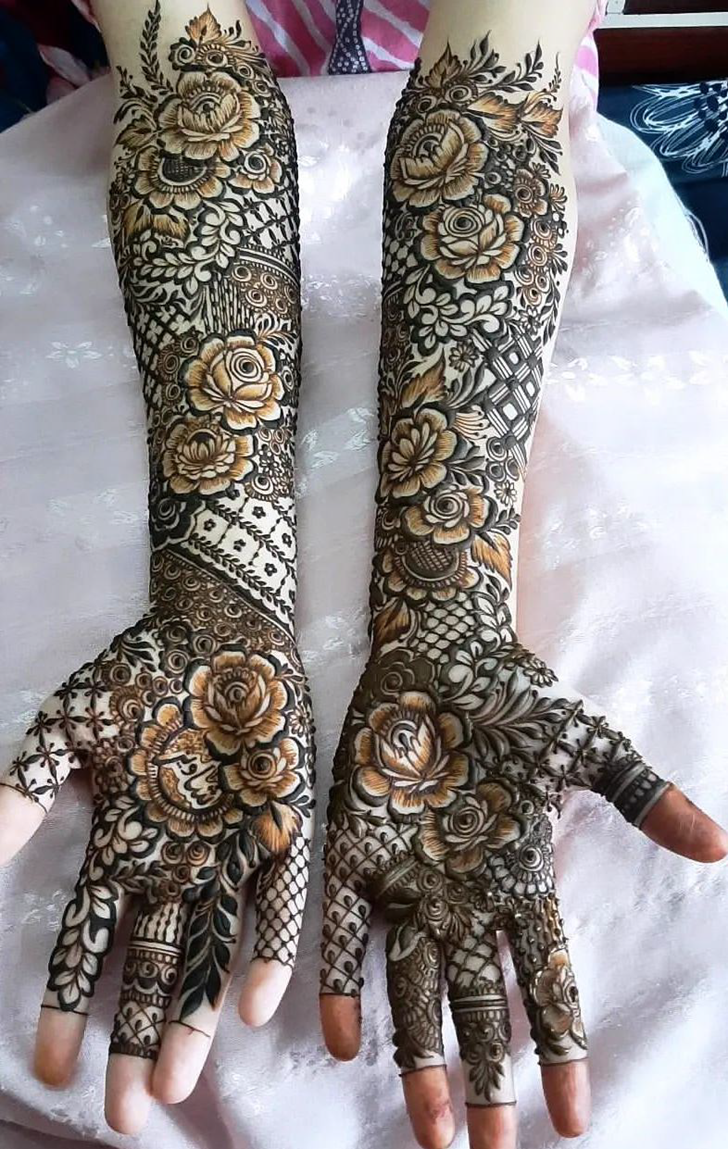 Elegant Karwachauth Special Henna Design