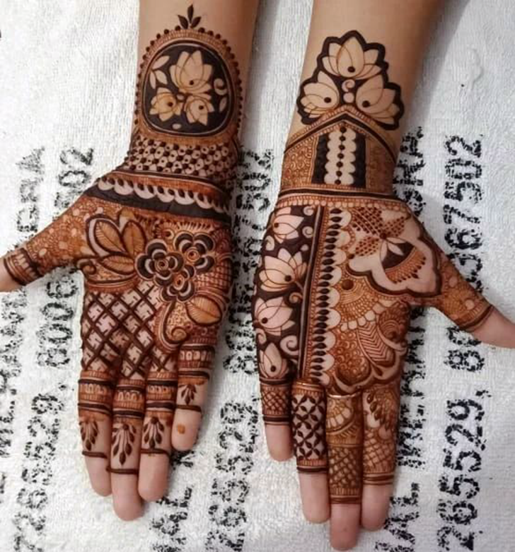 Exquisite Karwachauth Special Henna Design
