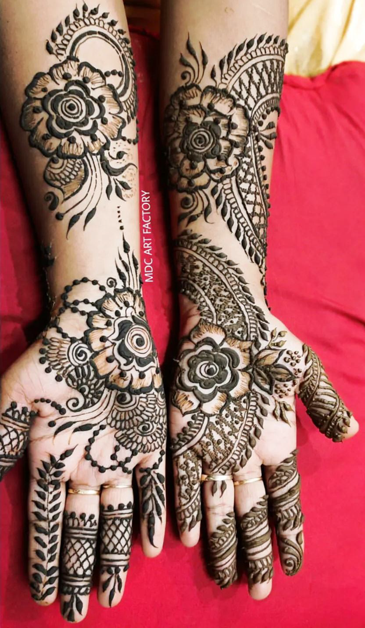 Gorgeous Karwachauth Special Henna Design