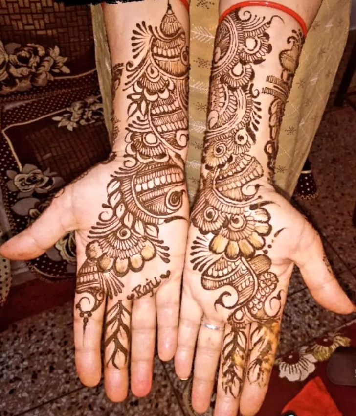 Inviting Karwachauth Special Henna Design