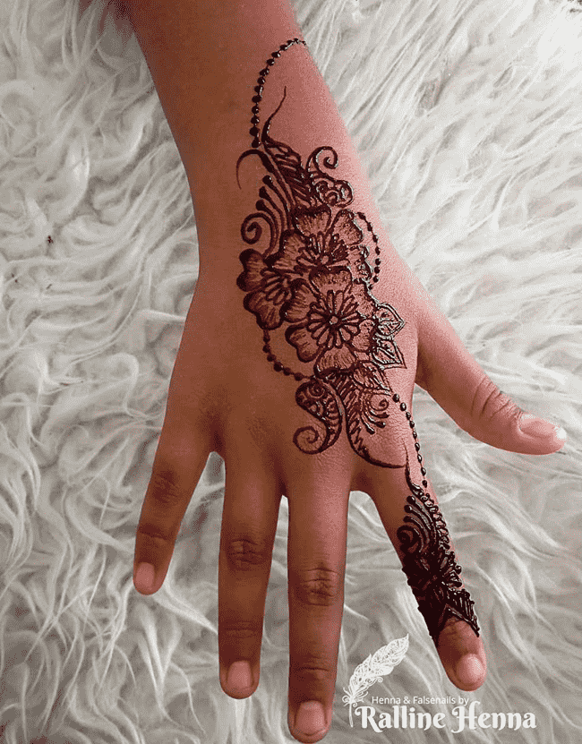 Bewitching Kasauli Henna Design