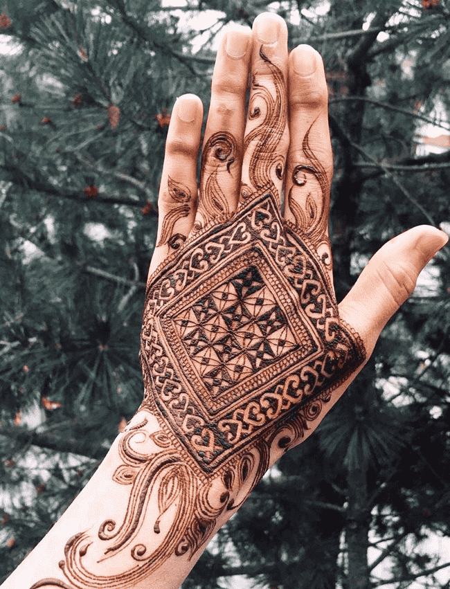Enthralling Kasauli Henna Design
