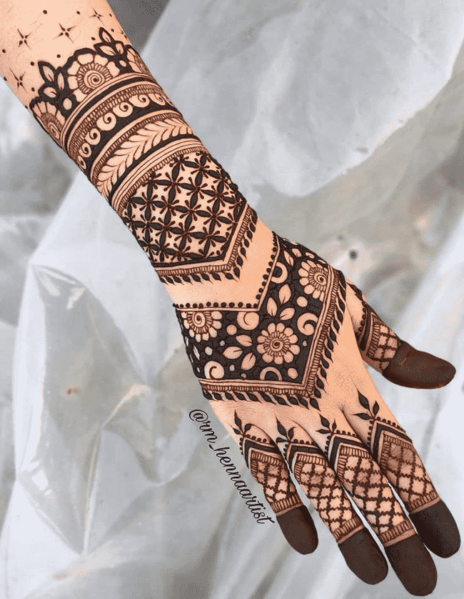 Graceful Kasauli Henna Design