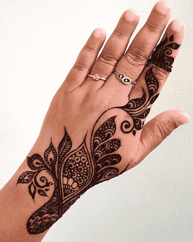 Refined Kasauli Henna Design