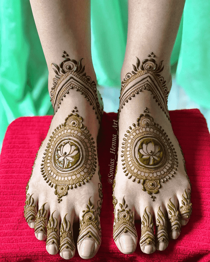 Alluring Kashmiri Henna Design
