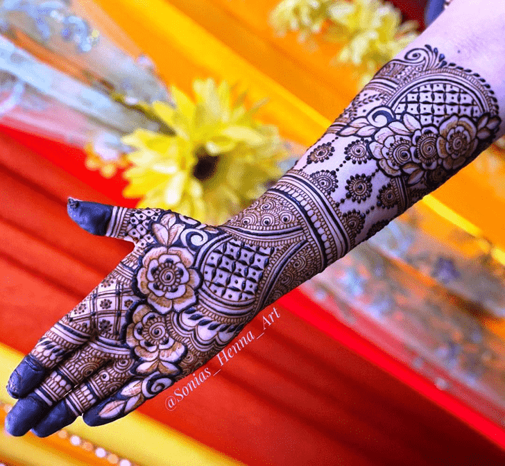 Delightful Kashmiri Henna Design