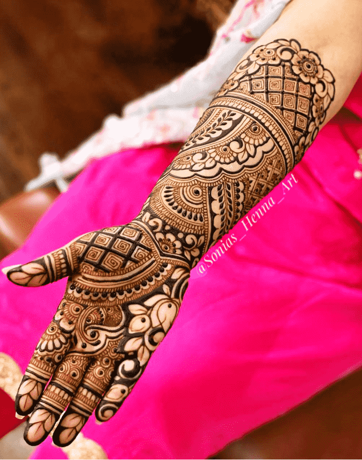 Mesmeric Kashmiri Henna Design