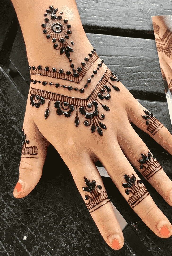 Classy Kerala Henna Design