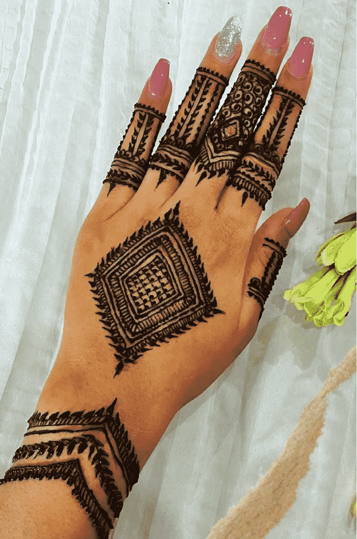 Graceful Kerala Henna Design
