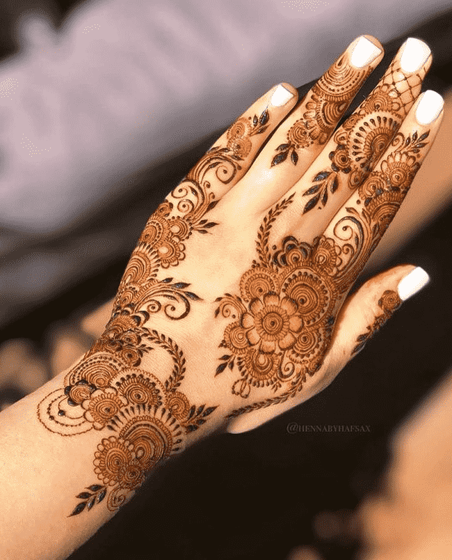 Enticing Khulna Henna Design