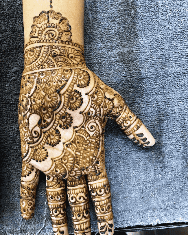 Ravishing Khulna Henna Design