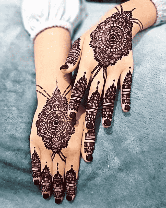 Refined Khulna Henna Design