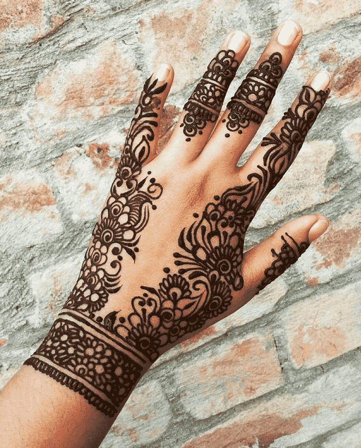 Comely Kochi Henna Design