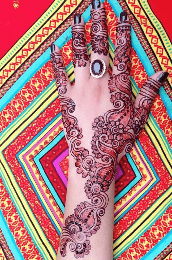 Graceful Kochi Henna Design