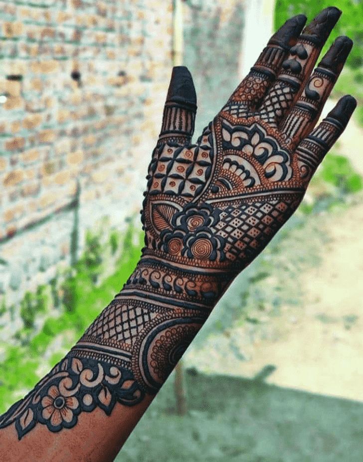 Refined Kolkata Henna Design