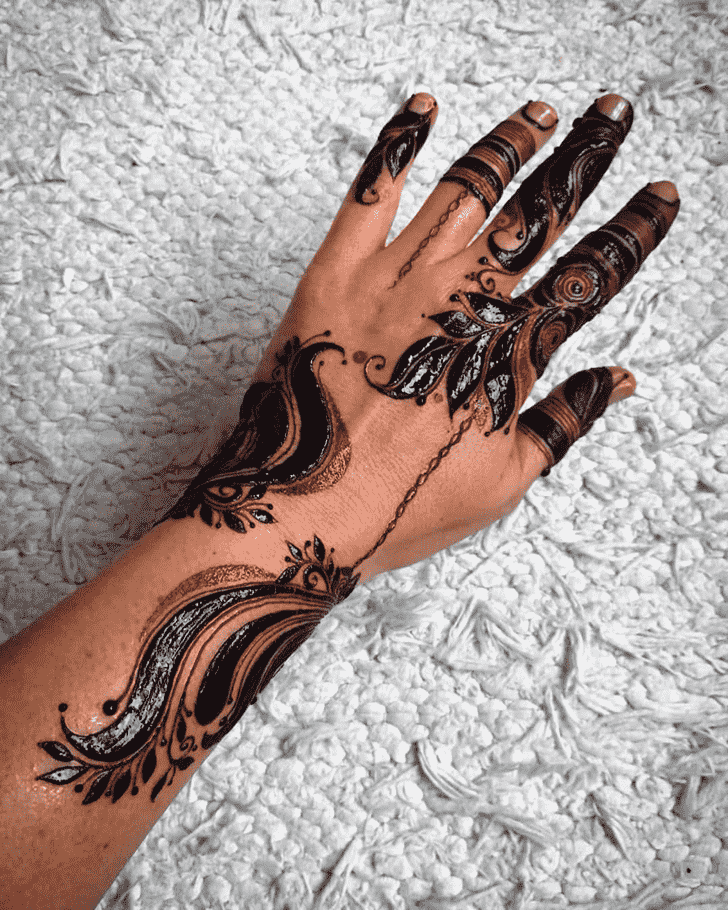 Captivating Kunduz Henna Design