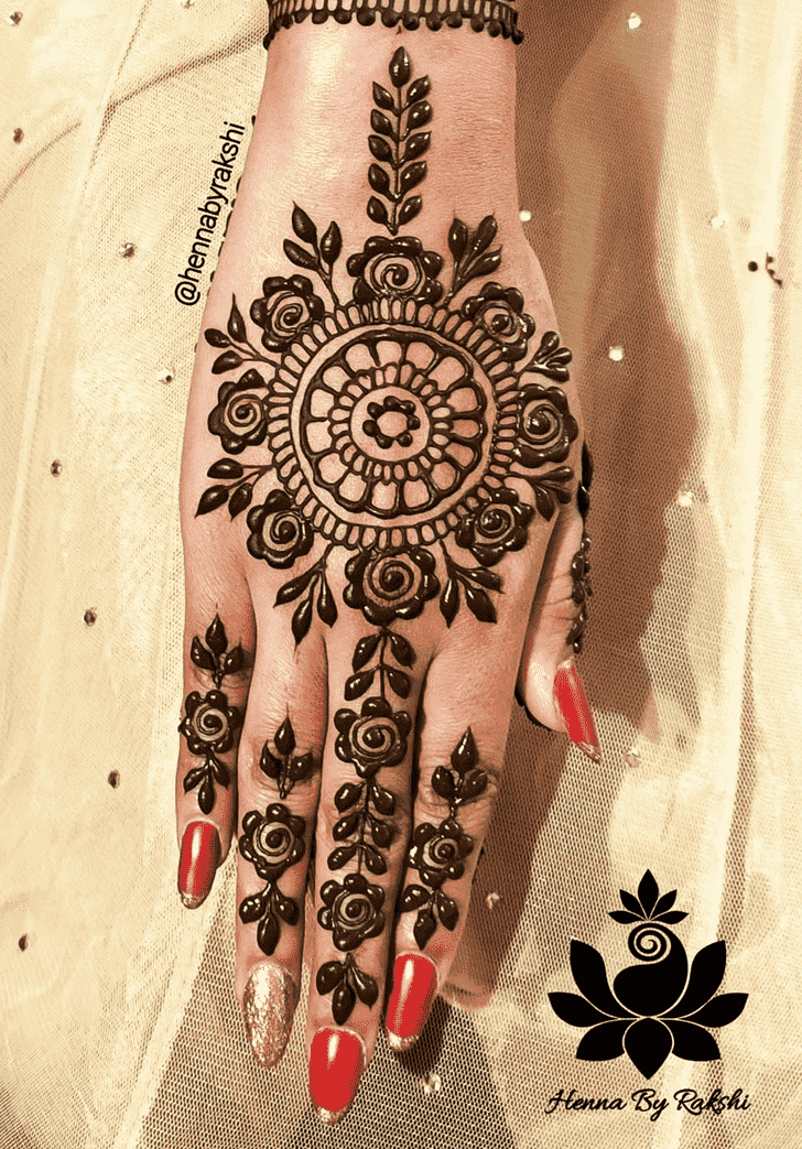 Elegant Kunduz Henna Design
