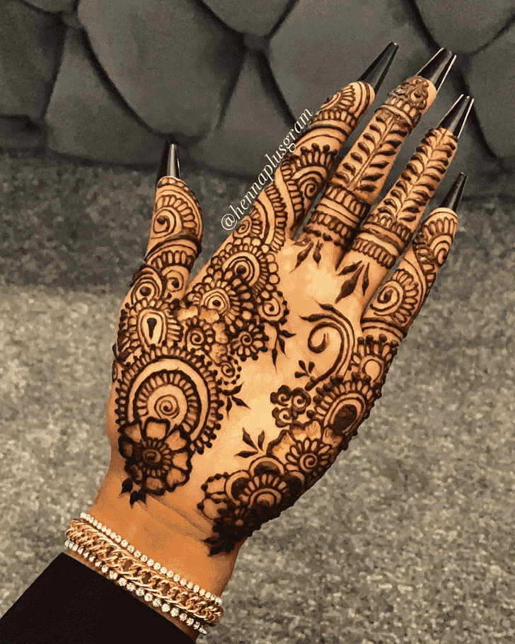 Gorgeous Kunduz Henna Design
