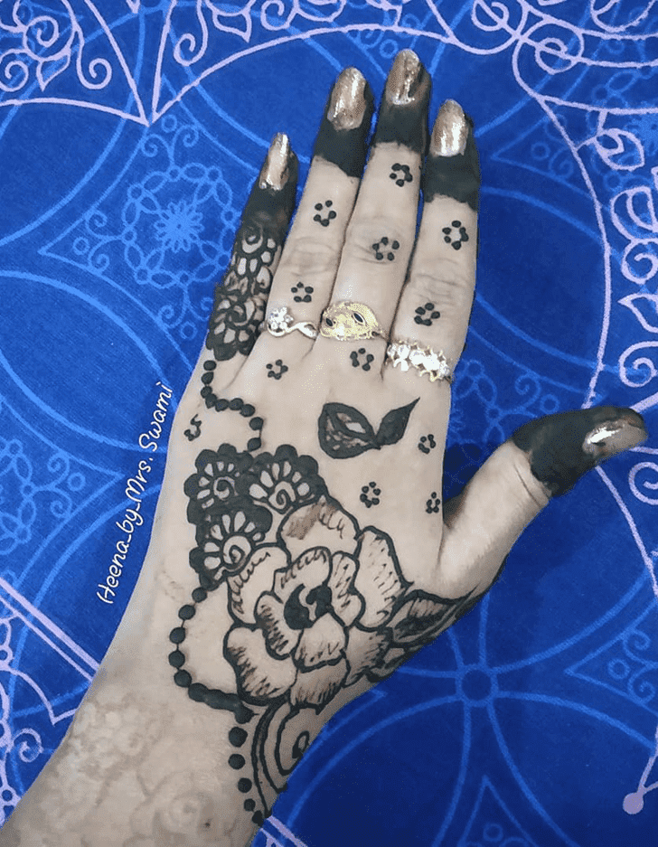 Cute Kuwait Henna Design