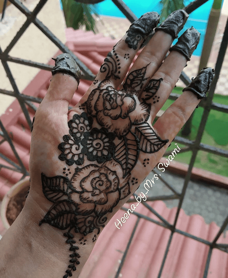Enticing Kuwait Henna Design