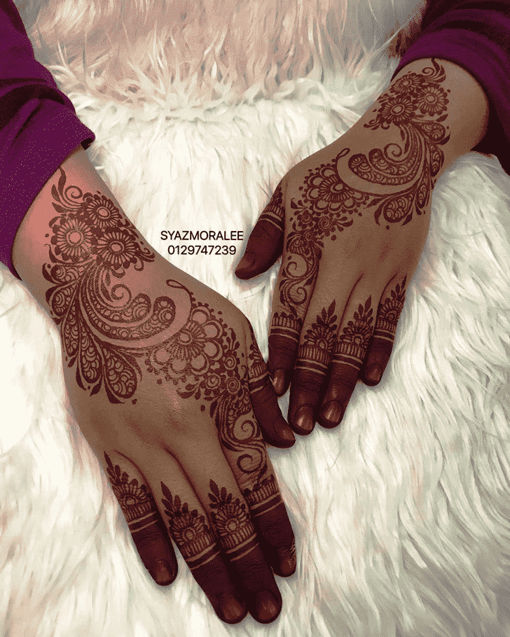 Exquisite Larkana Henna Design