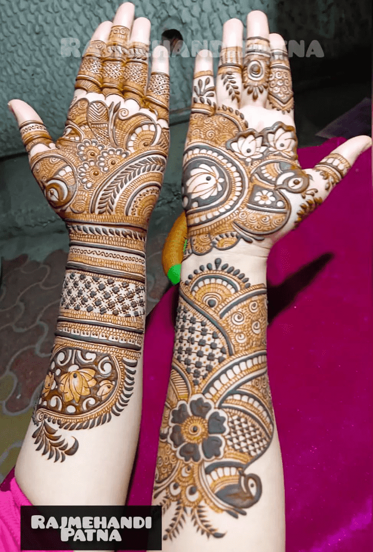 Radiant Latest Beautiful Henna Design