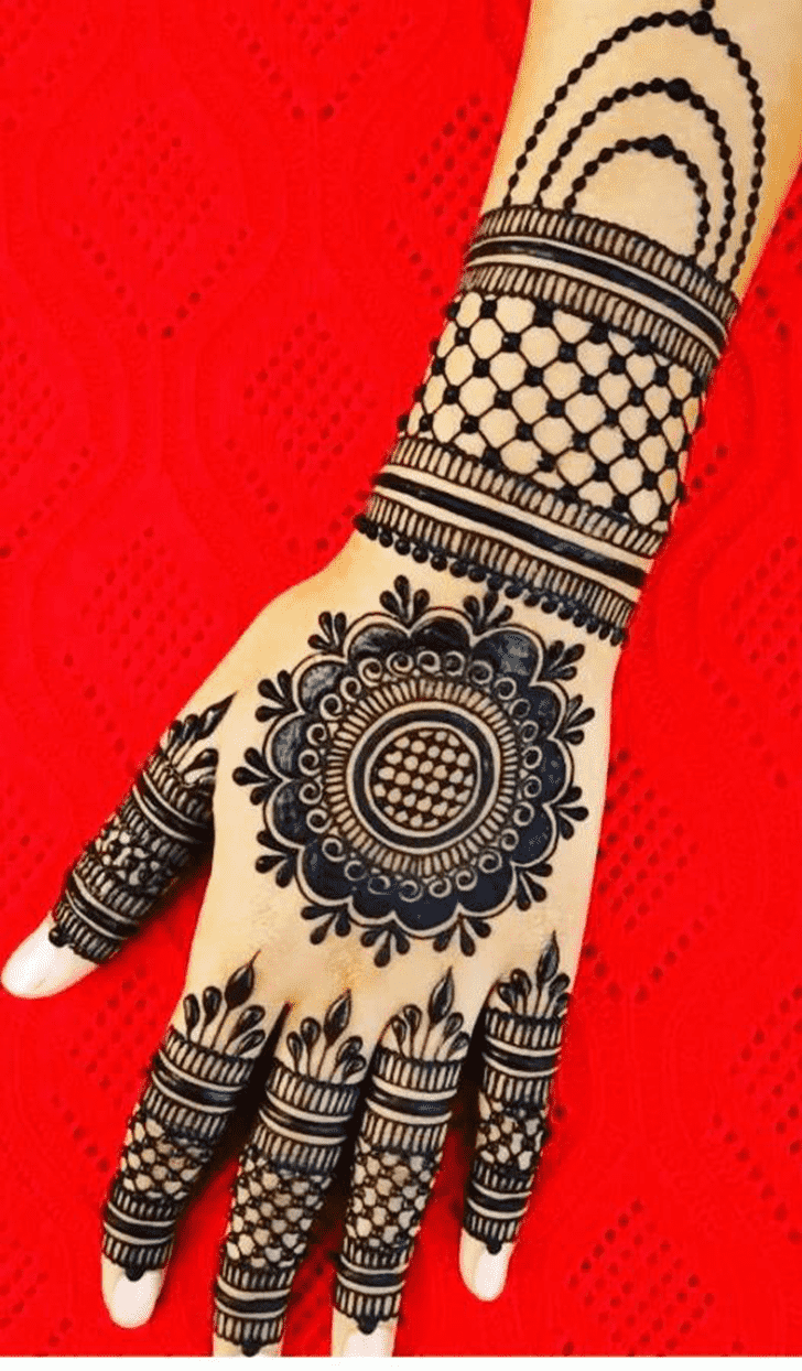 Shapely Latest Beautiful Henna Design