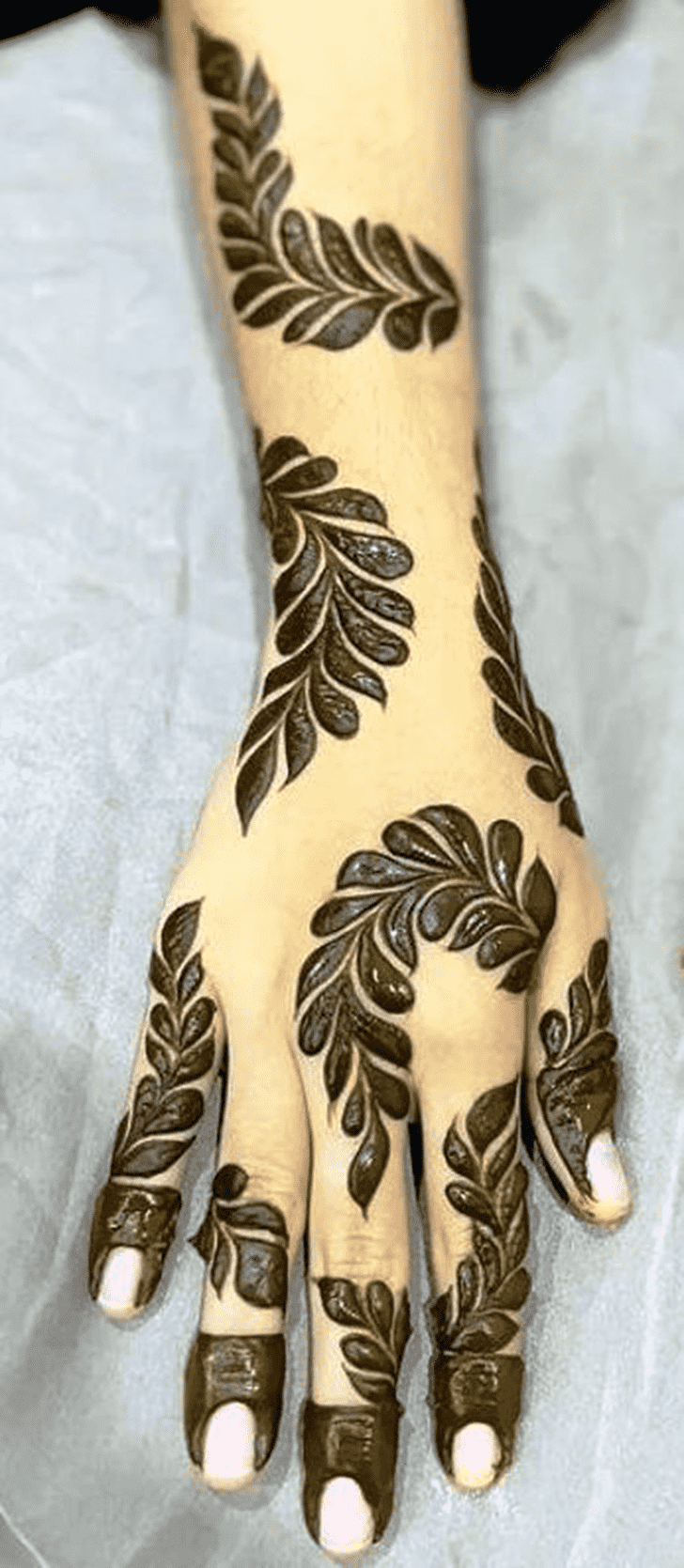 Slightly Latest Beautiful Henna Design