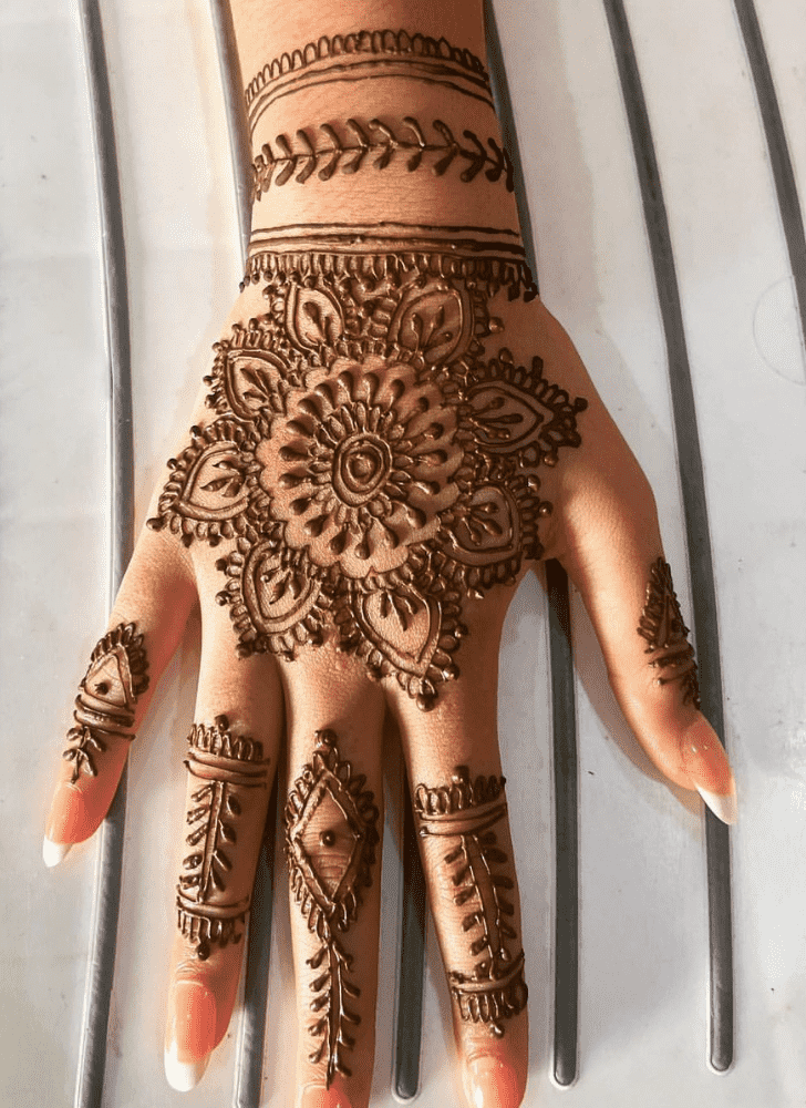 Alluring Latest Henna Design