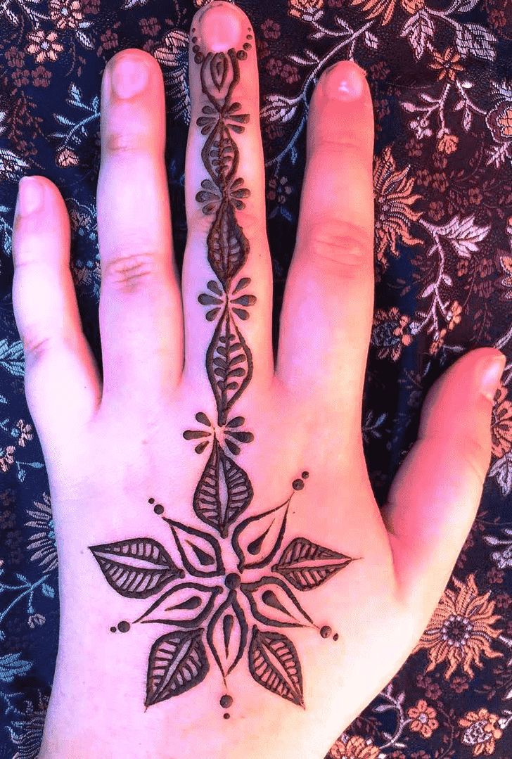 Classy Leaf Henna Design
